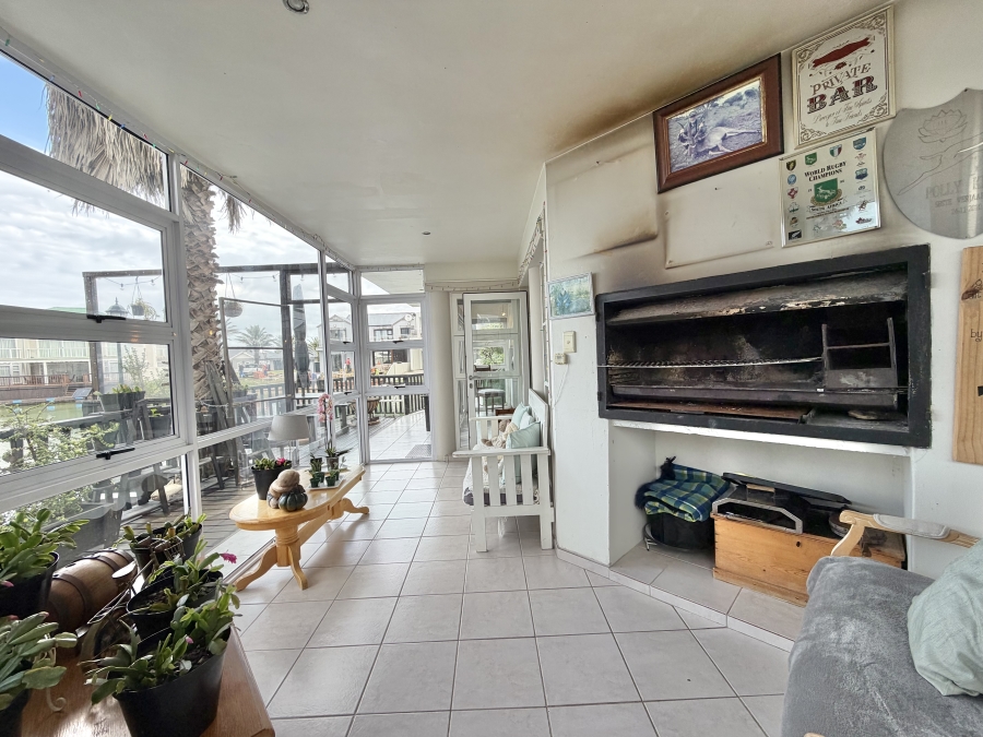 6 Bedroom Property for Sale in Marina Martinique Eastern Cape